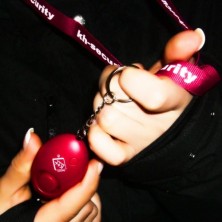 Botón de pánico con alarma y llavero 4